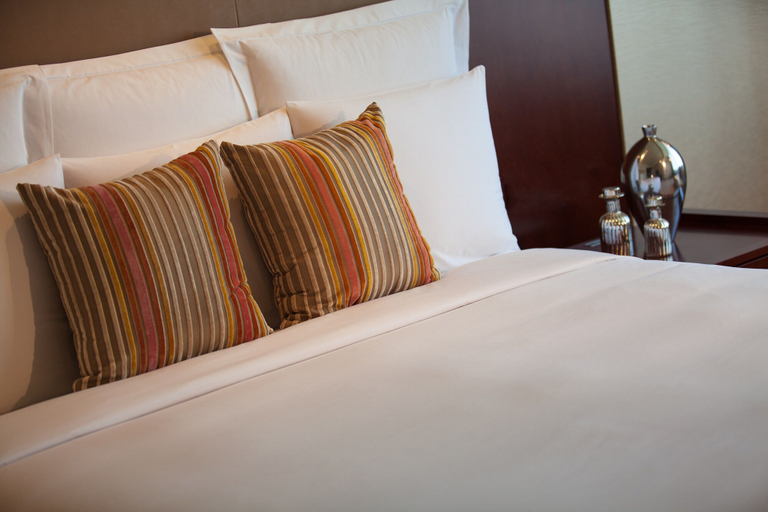 Bedroom 4, Renaissance Tianjin Lakeview Hotel, Tianjin