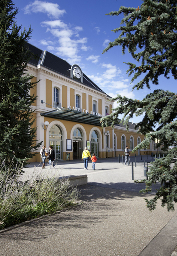 Exterior & Views 2, ibis Styles Roanne Centre Gare, Loire
