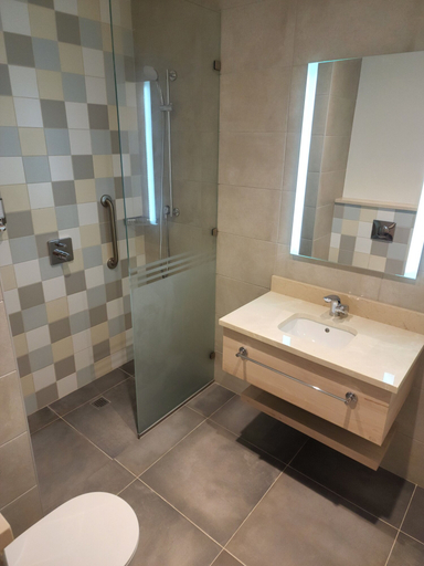 Bathroom 3, Hampton by Hilton Doha Old Town, Doha