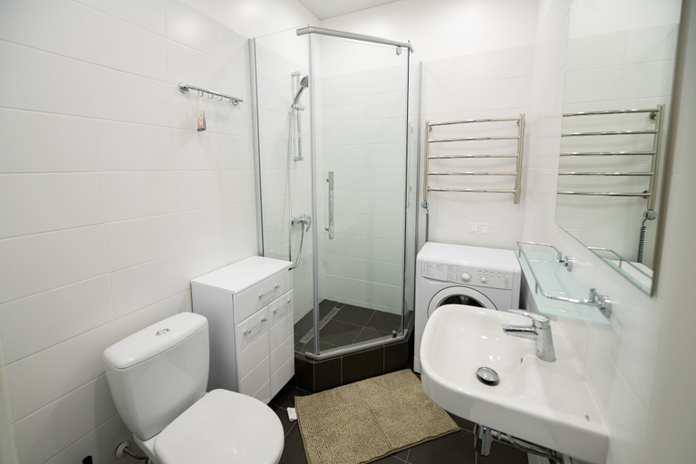 Bathroom, Prime Host apartments on CSKA 79, Northern