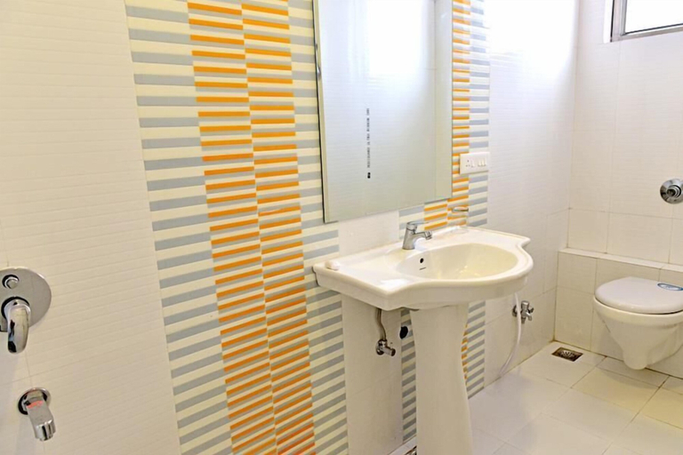 Bathroom 4, Royal View Hotel, Jaipur