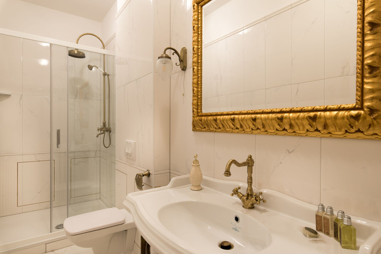 Bathroom 4, Central Square Heritage Hotel, Split
