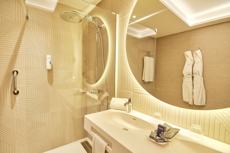 Bathroom 5, Gloria Palace Amadores Thalasso & Hotel, Las Palmas