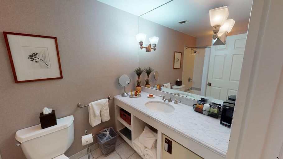 Bathroom 4, Simsbury Inn, Hartford
