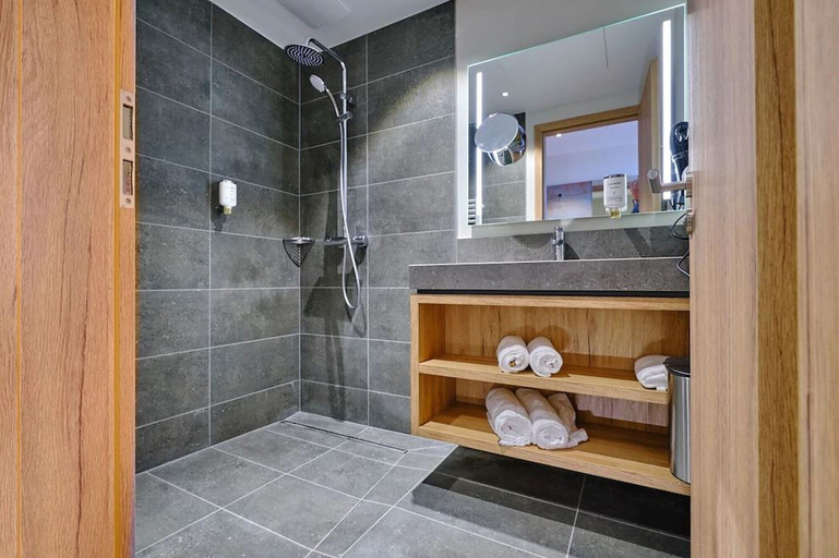 Bathroom 5, Sonnenhotel Weingut Römmert, Kitzingen