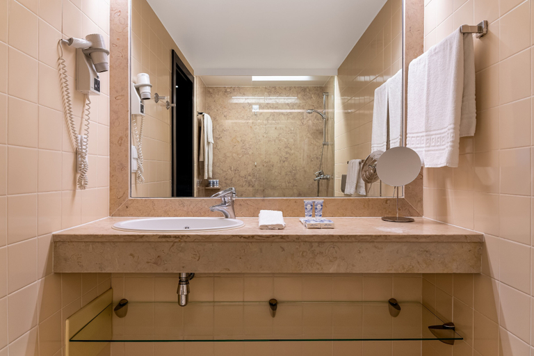 Bathroom 5, Hotel do Chiado, Lisbon