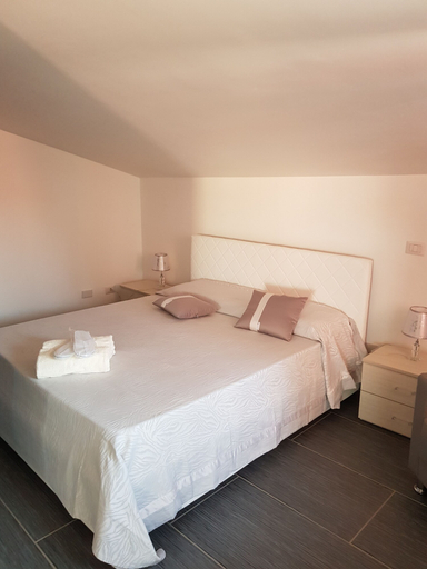 Bedroom 4, Lilium In, Caltanissetta