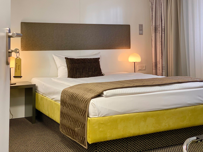 Bedroom 2, Hotel Russmann, Aschaffenburg