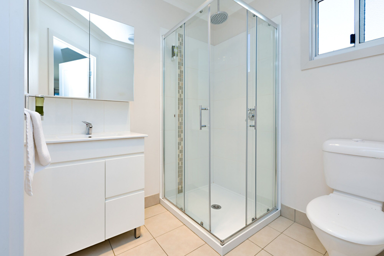 Bathroom 5, Gardenview Lodge Motel, Wangaratta - Central
