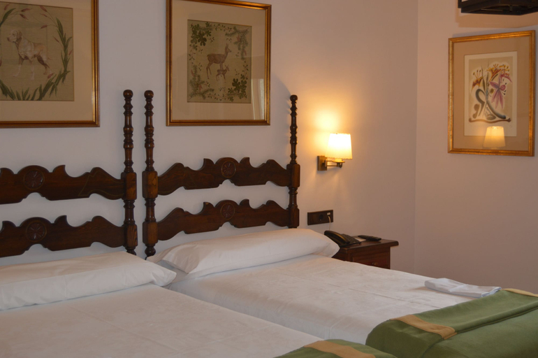 Bedroom 2, Parador De Gredos, Ávila
