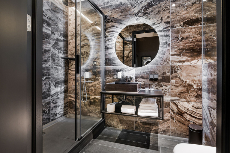 Bathroom 3, Le Petit Marin Boutique Hotel, Rotterdam
