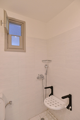 Bathroom 5, Erato Hotel, Attica