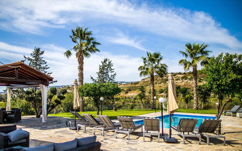 Others 4, Villa Olivia