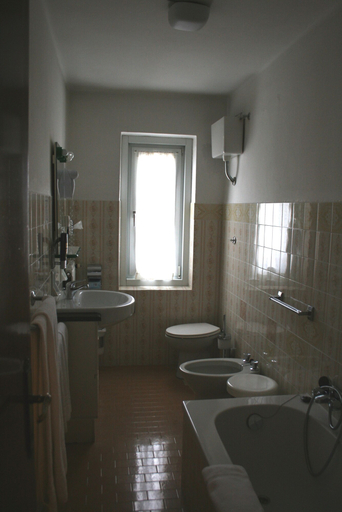 Bathroom 4, Hotel Santellina, Trento