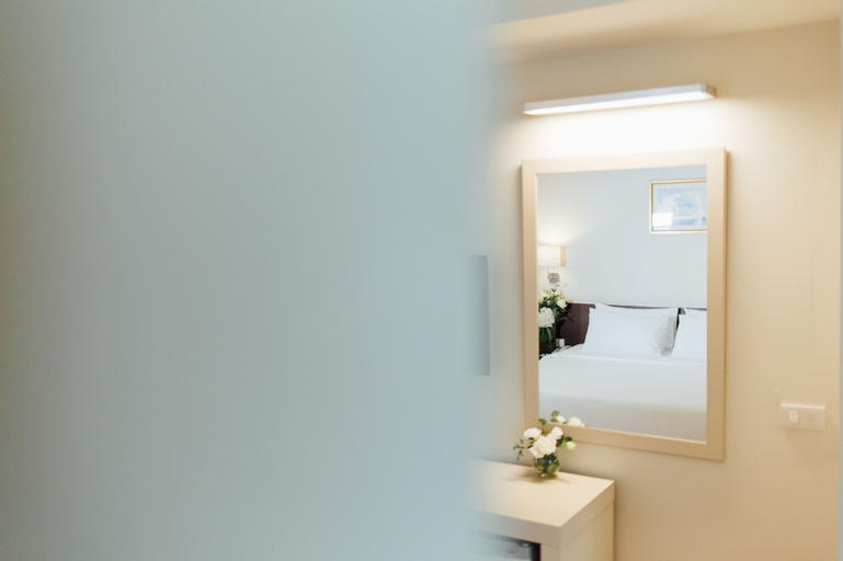 Bedroom 4, Seasons Siam Hotel, Ratchathewi