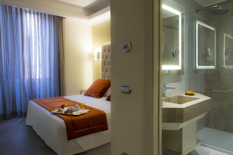 Bedroom 2, Marcella Royal Hotel - Rooftop Garden, Rome