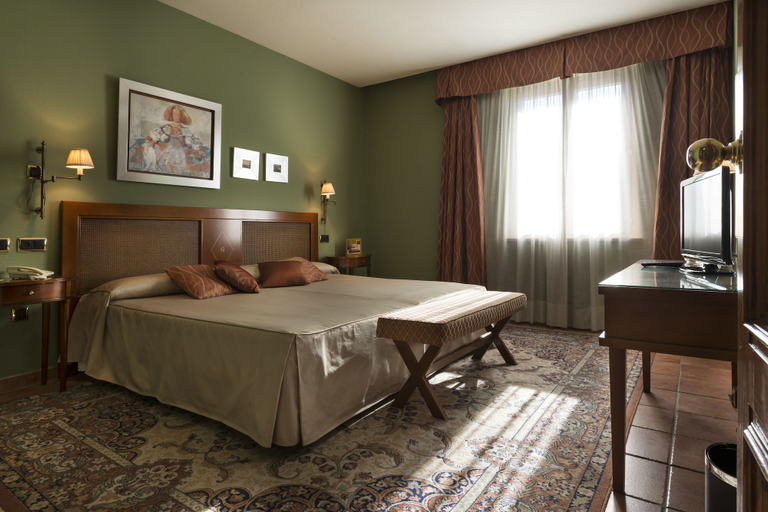 Bedroom 3, Exe Alfonso VIII, Cáceres