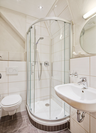 Bathroom 5, Weinhof Gassen, Bernkastel-Wittlich