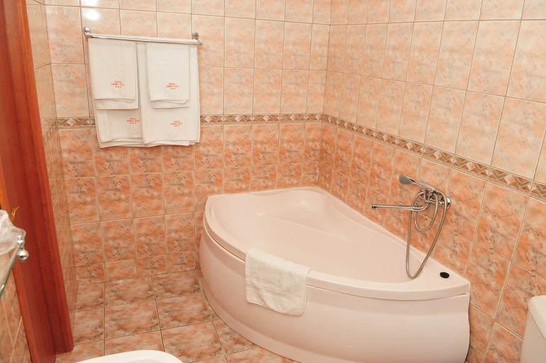 Bathroom 4, Hotel Emma Est, Craiova