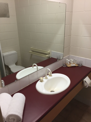 Bathroom 4, Luma Luma Holiday Apartments, Darwin