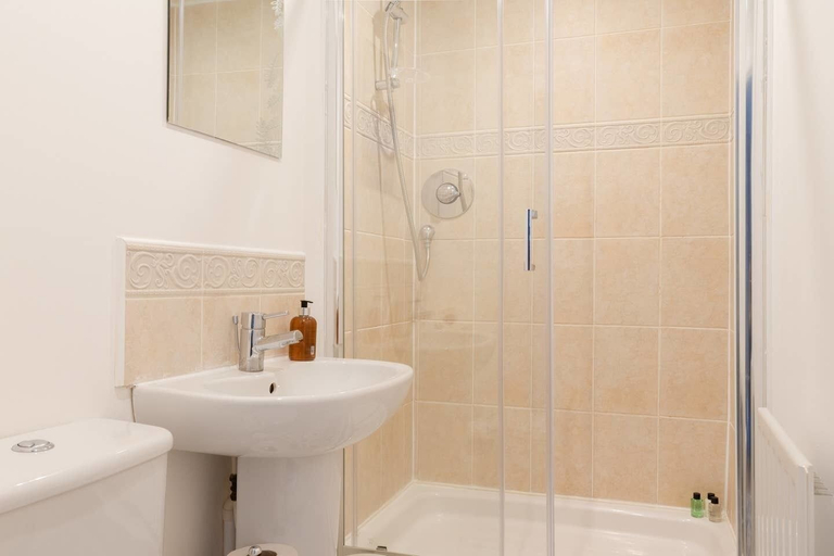 Bathroom 4, The St Clements Townhouse Bijou central, Oxfordshire