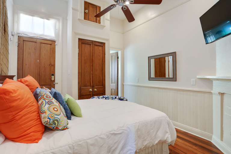 Bedroom 2, 2 Bedroom - 2036, Orleans