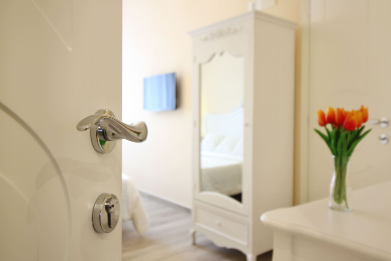 Bathroom 5, Lucca in Chic, Lucca