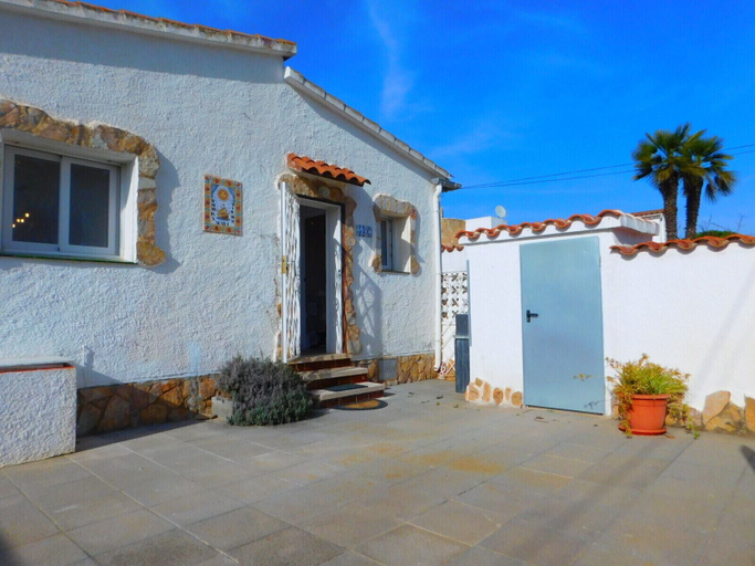 Exterior & Views 1, Casa Cap Ras, Girona