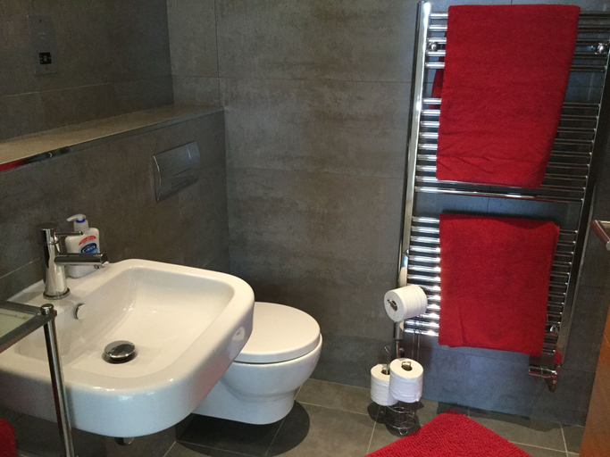 Bathroom 4, Inverness Apartments - Castlefield, Highland