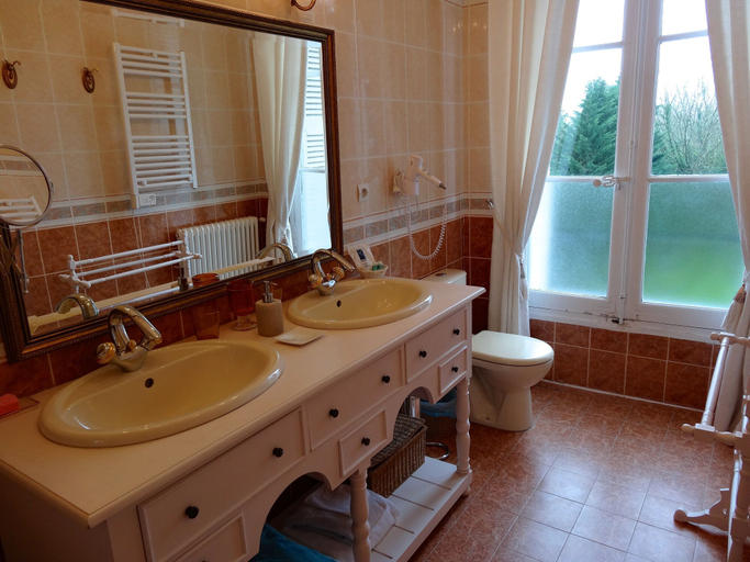 Bathroom 5, Château les Vallées, Indre-et-Loire