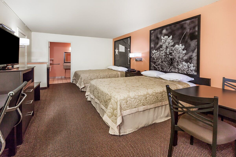 Bedroom 4, Premier Inn Palestine, Anderson