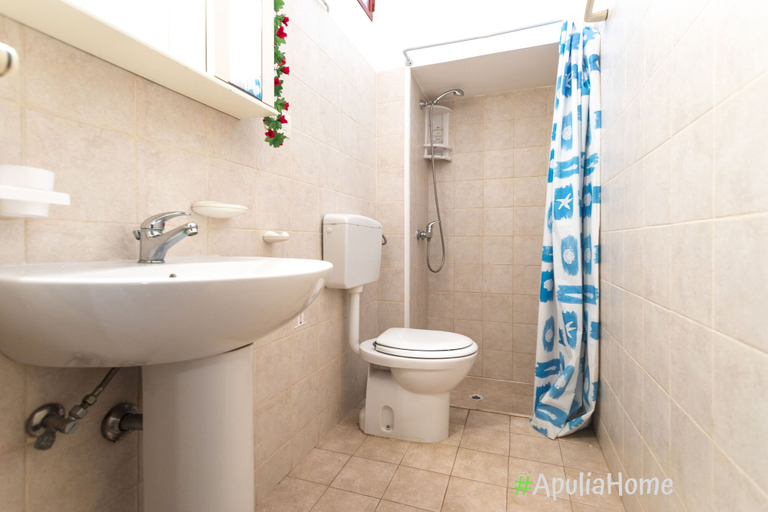 Bathroom 4, Villa Olivares, Lecce