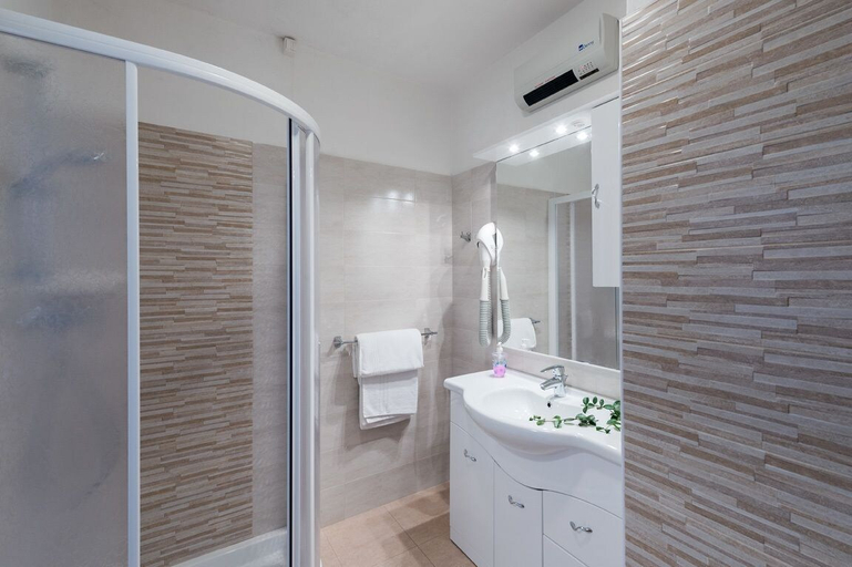 Bathroom 4, Hotel Villa Carmen, Verona
