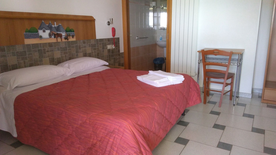 Bedroom 3, Bed & Breakfast La Collinetta, Bari