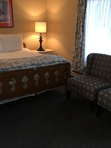 Bedroom 4, Timberland Motel, Kings