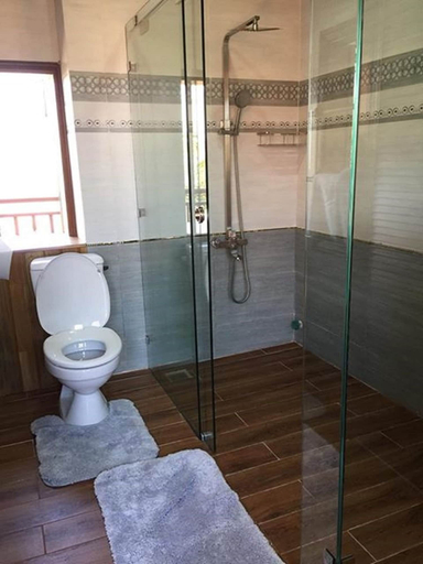 Bathroom 5, Khamy Riverside Resort, Da Nang
