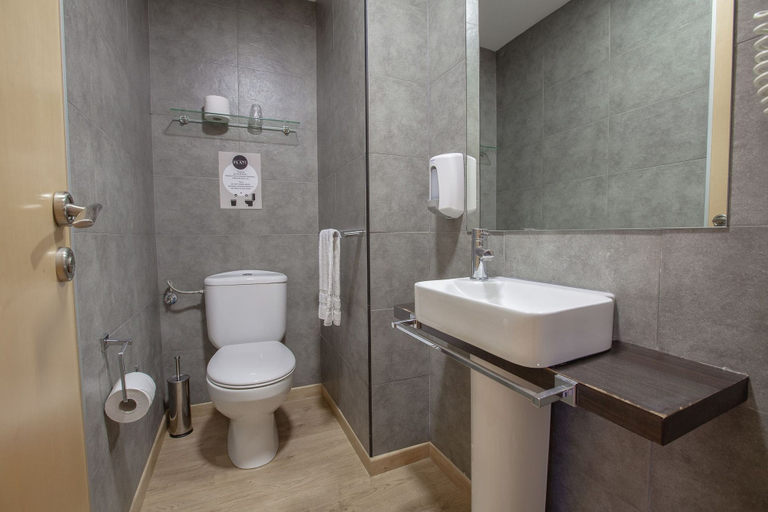 Bathroom 4, Rooms Ciencias, Valencia