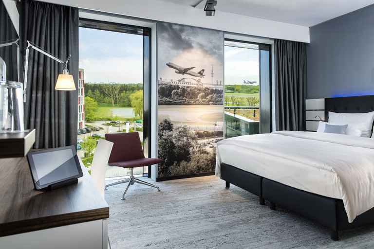 Bedroom 4, Airport Plaza Hotel Hamburg, Segeberg