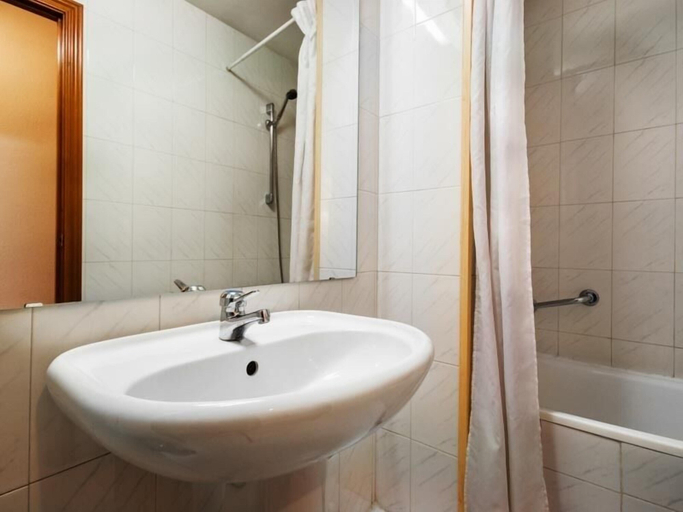Bathroom 3, Hotel Alcarria, Guadalajara