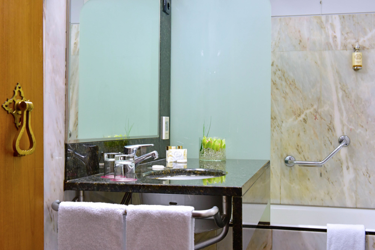 Bathroom 5, Casa Melo Alvim by Unlock Hotels, Viana do Castelo