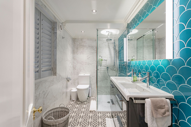 Bathroom 4, Beaches Brighton 1, Brighton and Hove