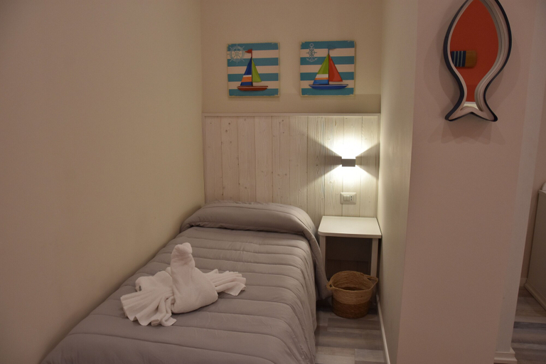 Bedroom 4, B&B Marina Blu, Messina