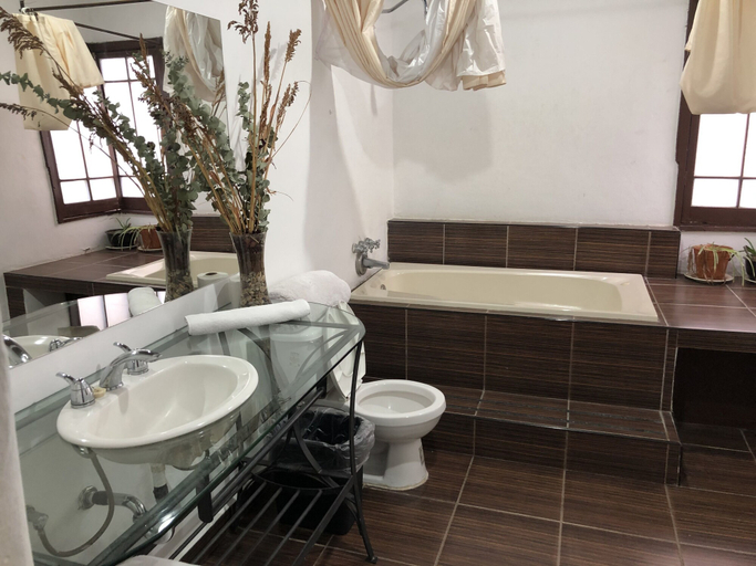 Bathroom 3, San Felipe el Real, Chihuahua