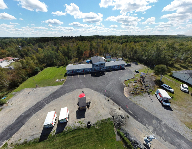 Others 4, Norvic Motel, Greater Sudbury