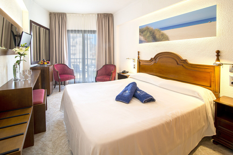 Bedroom 3, Hotel Amoros, Baleares