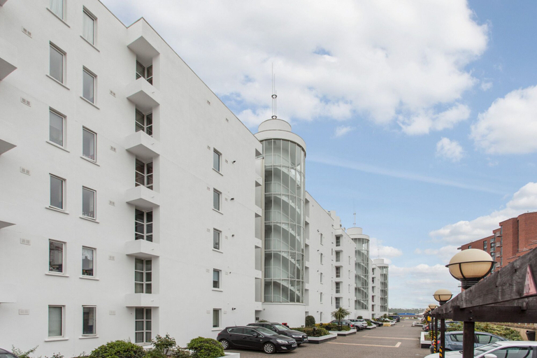 Exterior & Views 2, Nice and private rooms, London