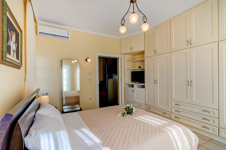 Bedroom 3, Casa di Elena Venetian Old Town Home, Crete