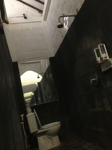 Bathroom 3, Padang Padang Breeze, Badung