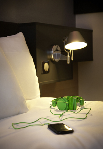 Bedroom 4, ibis Styles Roanne Centre Gare, Loire