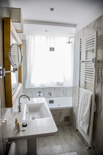 Bathroom 5, Grand Hotel Salsomaggiore, Parma